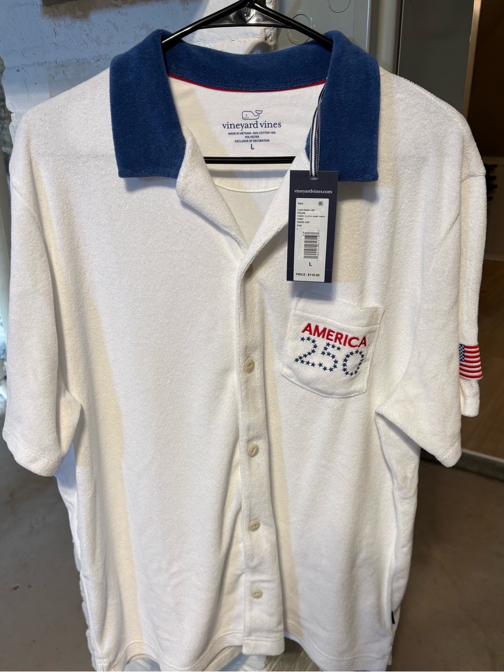 Vineyard Vines Men's White Polo Shirt with Navy Collar - 'America 250'